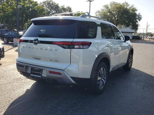 2024 Nissan Pathfinder SL
