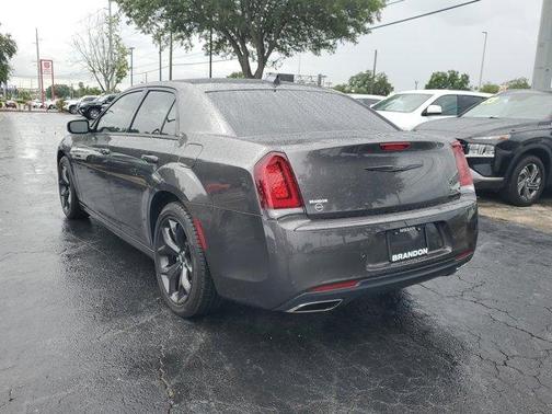 2023 Chrysler 300 Touring L