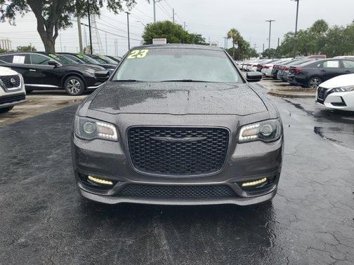 2023 Chrysler 300 Touring L