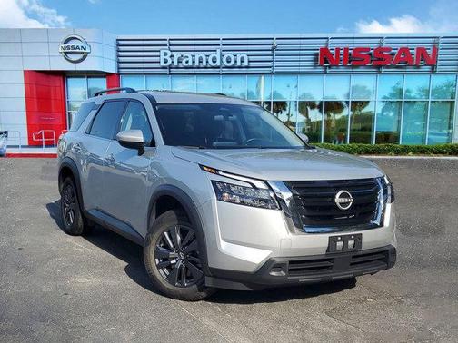 2024 Nissan Pathfinder SV