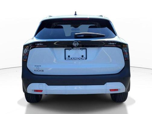 Fresh Powder 2026 Nissan Kicks SV