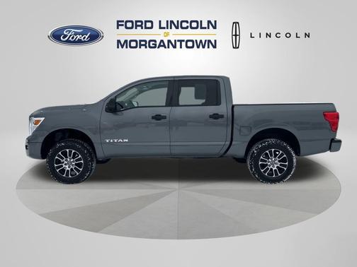 2022 Nissan Titan SV