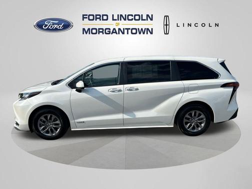 2021 Toyota Sienna XLE