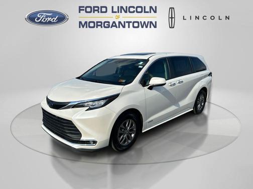 2021 Toyota Sienna XLE