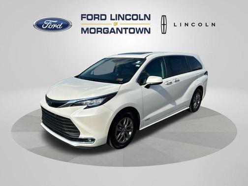 2021 Toyota Sienna XLE