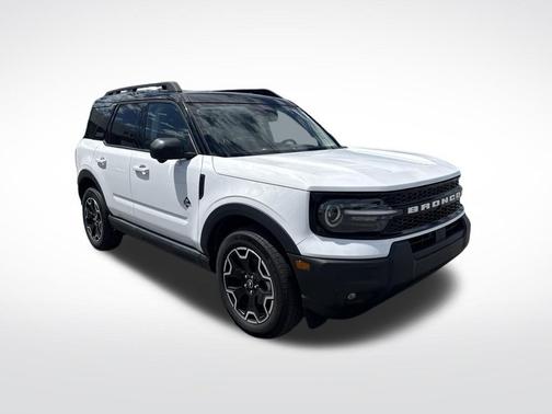 Oxford White 2025 Ford Bronco Sport Outer Banks