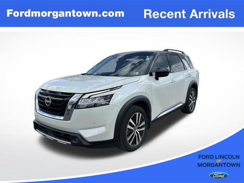 White 2023 Nissan Pathfinder Platinum