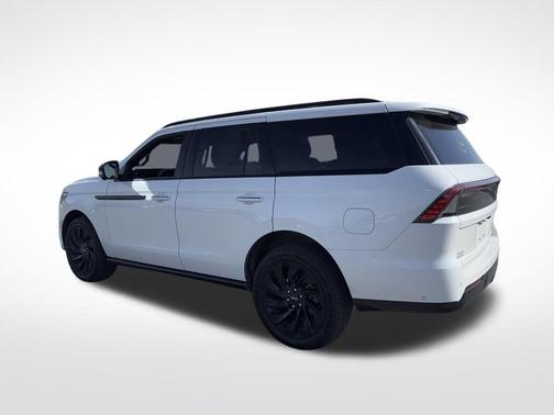 White Metallic 2025 Lincoln Navigator Reserve