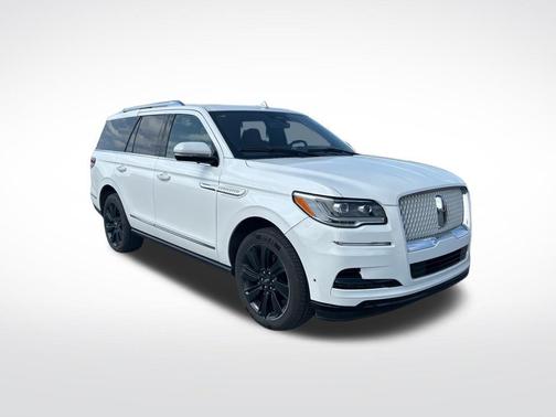 Pristine White 2023 Lincoln Navigator Reserve