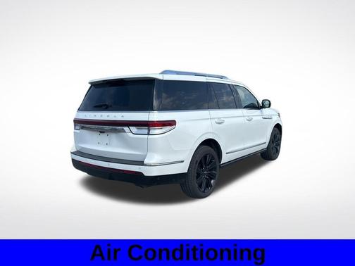 Pristine White 2023 Lincoln Navigator Reserve