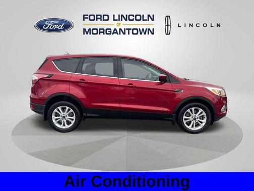 Ruby Red Metallic 2017 Ford Escape SE