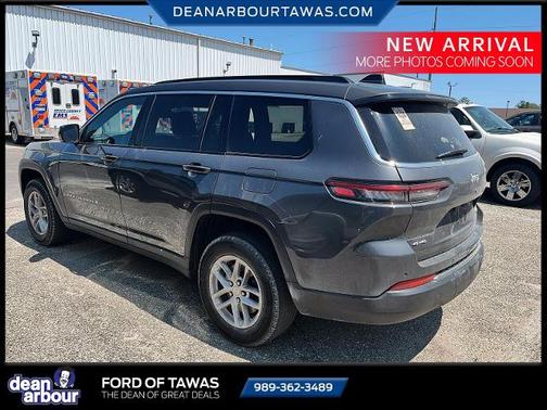 Gray 2024 Jeep Grand Cherokee LAREDO