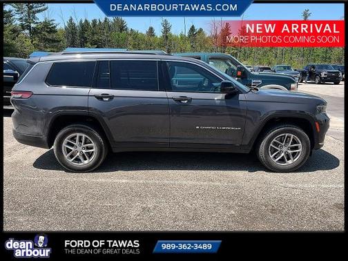 Gray 2024 Jeep Grand Cherokee LAREDO