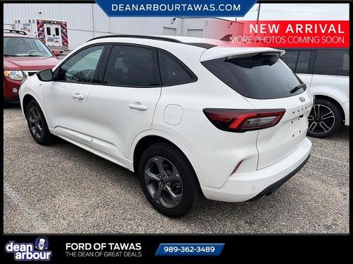 STAR WHITE METALLIC TRI-COA 2024 Ford Escape ST-LINE