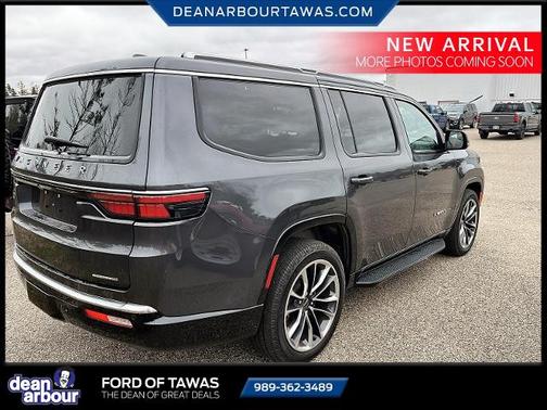 Gray 2022 Jeep Wagoneer SERIES II