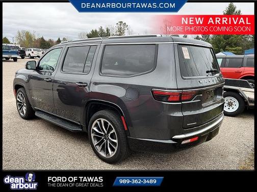 Gray 2022 Jeep Wagoneer SERIES II