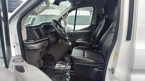2022 Ford Transit-150 Base