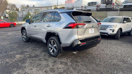 2024 Toyota RAV4 Prime SE