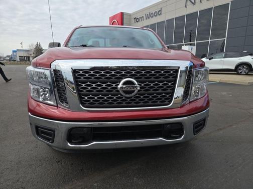 2018 Nissan Titan SV