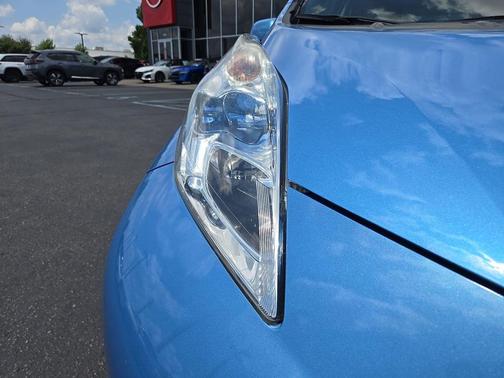 Blue Ocean 2013 Nissan Leaf SL