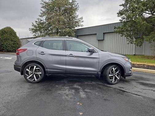 2022 Nissan Rogue Sport SL