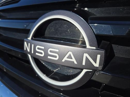 2022 Nissan Pathfinder SL 4WD