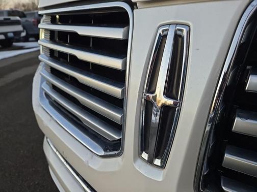 2017 Lincoln Navigator Select