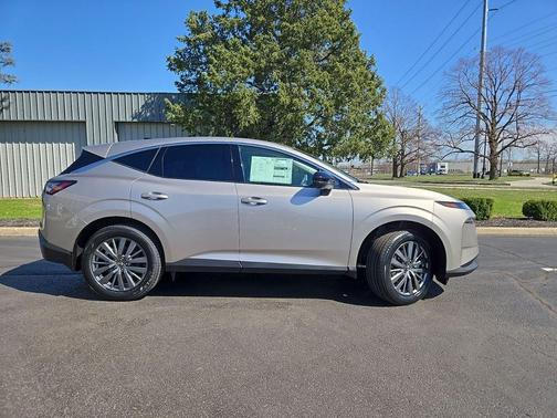 Champagne Silver Metallic 2026 Nissan Murano SL