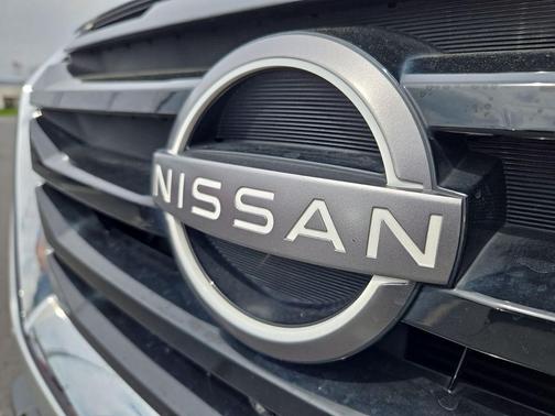 2022 Nissan Pathfinder SL 4WD