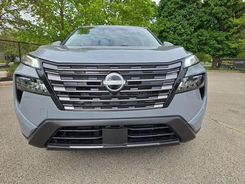 Boulder Gray Pearl 2026 Nissan Rogue SV
