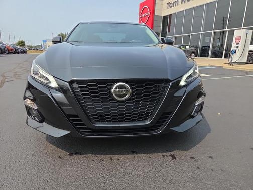 2022 Nissan Altima SR FWD