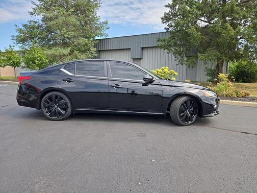 2022 Nissan Altima SR FWD