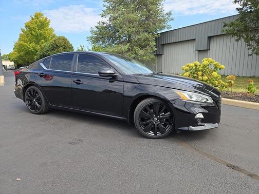 2022 Nissan Altima SR FWD