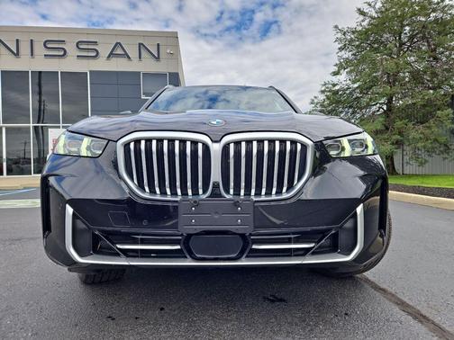 Black Sapphire Metallic 2026 BMW X5 xDrive40i