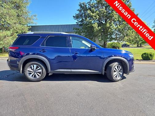 2022 Nissan Pathfinder SL 4WD