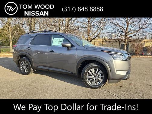 2025 Nissan Pathfinder SV