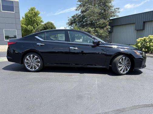 2025 Nissan Altima 2.5 SL