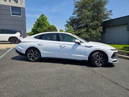 Serenity White 2025 Hyundai SONATA SEL