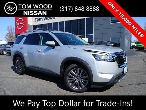 2023 Nissan Pathfinder SL 4WD