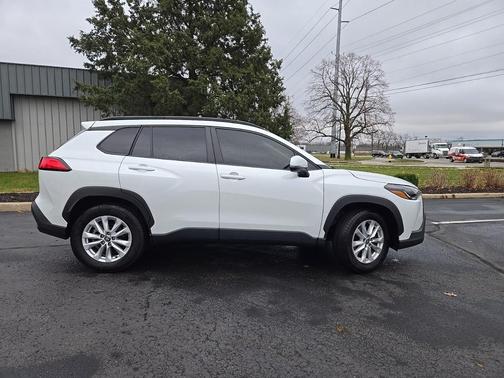 2023 Toyota Corolla Cross LE