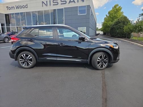 2020 Nissan Kicks SR