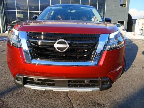 2025 Nissan Pathfinder Platinum