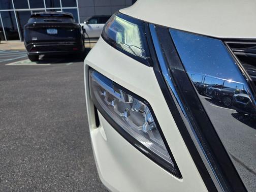Pearl White Tricoat 2023 Nissan Rogue Platinum
