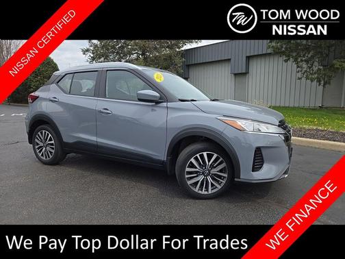 Boulder Gray Pearl 2023 Nissan Kicks SV