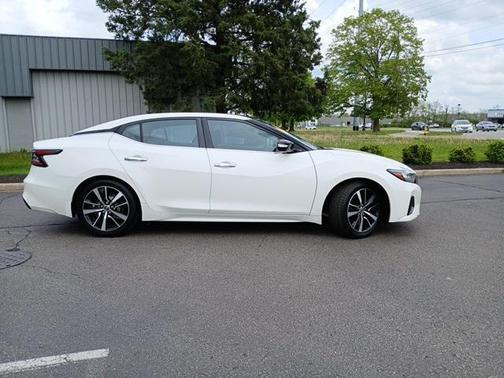 2023 Nissan Maxima SL