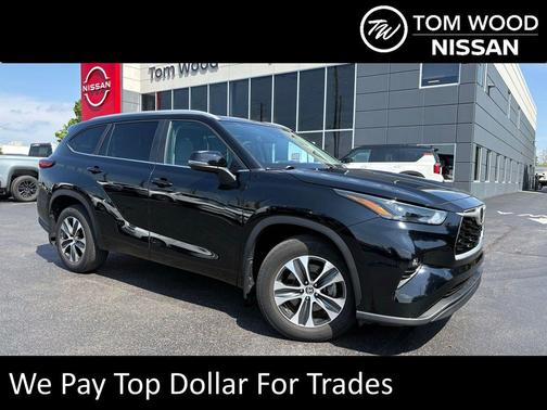 Midnight Black Metallic 2023 Toyota Highlander XLE