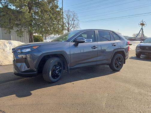 2022 Toyota RAV4 LE