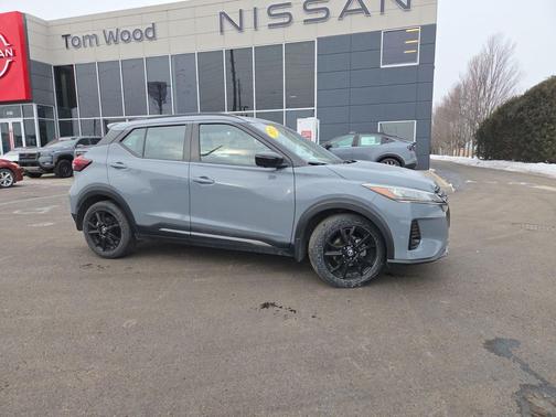 2021 Nissan Kicks SR