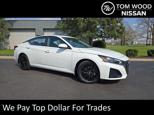 Pearl White Tricoat 2026 Nissan Altima 2.5 SV