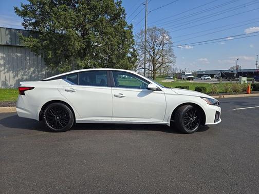 Pearl White Tricoat 2026 Nissan Altima 2.5 SV